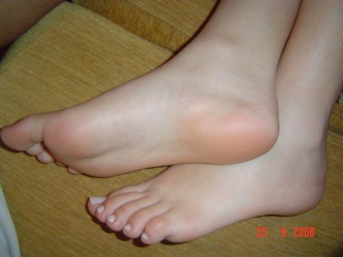 http://feetandbigasses.tumblr.com/post/62219192750