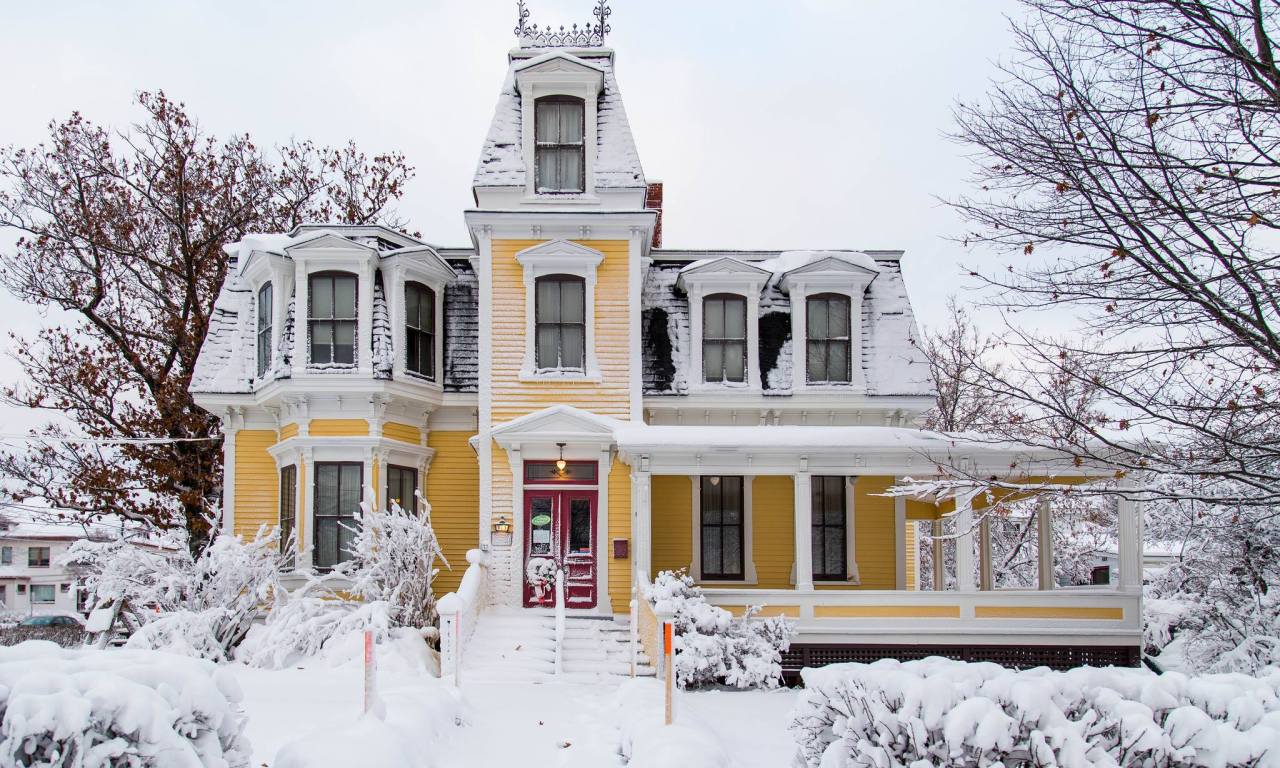 steampunktendencies: Snowy Victorian Houses 3 Snowy Victorian 1 &amp; 2 