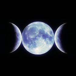 mystical-piscean:  ☾ #triplemoon #goddess #symbol #moon #fullmoon #crescentmoon #night #astronomy #wicca #indigo #pretty 