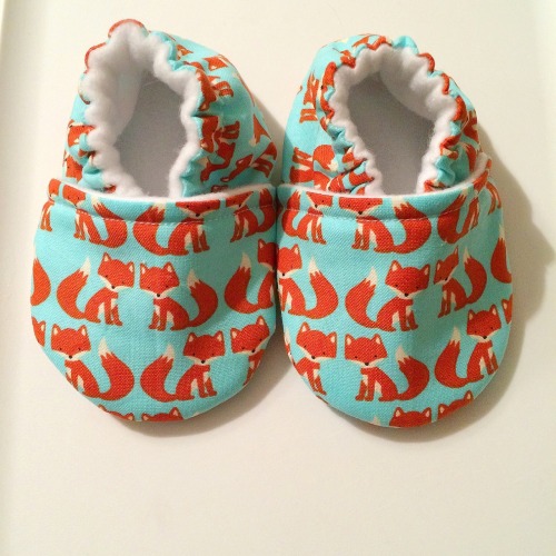 featherandstones: www.etsy.com/listing/238268044/fox-baby-shoes-soft-sole-baby-shoes-fox?ref