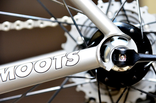 embrocationcycling: Up next in our Bespoke Builds column is this Moots Vamoots RSL. Click here to se