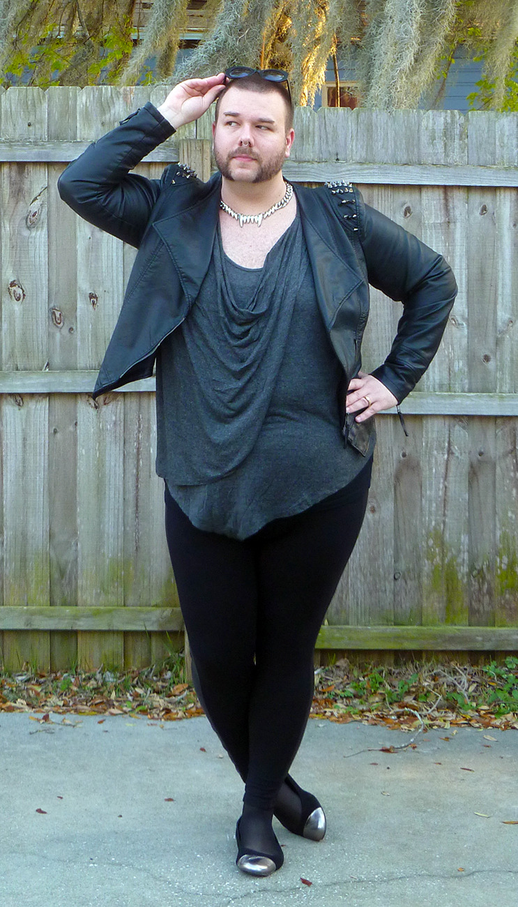 dharma-swan:  hisblackdress:Jacket: Forever 21 | Sunglasses &amp; necklace: Domino