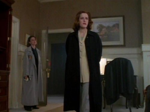 Headcanon That Scully's Huge Coat Phase Was Really Just Her Wearing Her Father's Old Overcoats :')