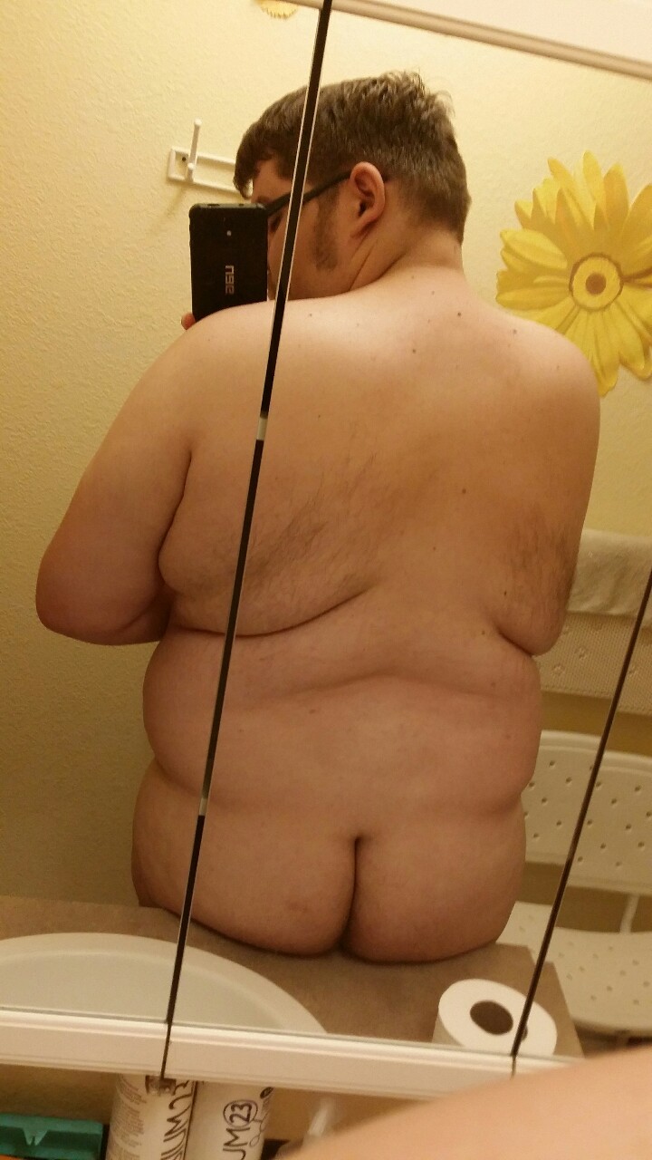 cubdar:  liverdisastertea:  So I took pictures. I want some sex damn it. So send