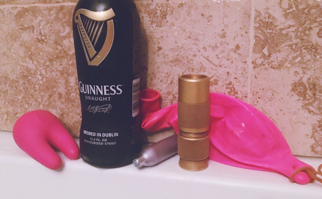 adeadlydame:  When you know exactly how you like to unwind after an awful day 💖