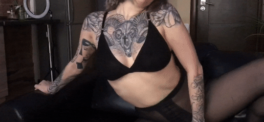 moonofmynights:   For more content: Twitter 