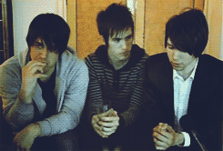 so-i-just-might-become-someone:  I HATE EVERYTHING WHO GIFED THIS