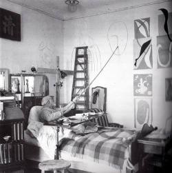 Colin-Vian:    Henri Matisse En Su Casa-Estudio De Niza Hacia 1952.