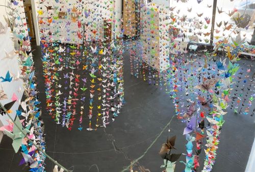 curatela:@matterstudiogallery has been at work this summer collecting 1000s of paper cranes to creat