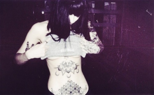 hannahsnowdon-daily:  Hannah Snowdon for Nightmare. 