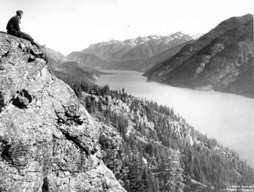 meschkinnes: Head of Lake Chelan with the Chelan Range in the background, 1916