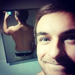 jesuisryan:Working on my back…Getting there