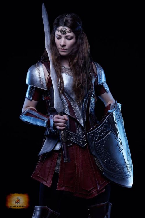 art-of-swords: Sword Photography - Lady Sif Body armor and props: La Forja de Prometeo Headpiece: La