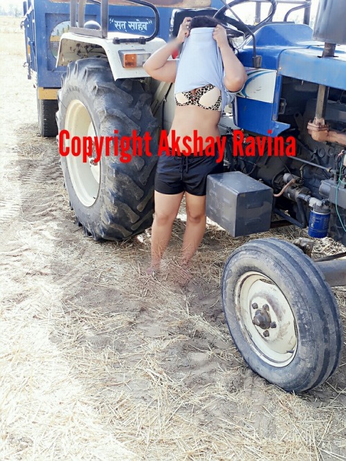 lovingcouple69stuff: akshayravina: Hotty in naughty mood Hot and daring lady