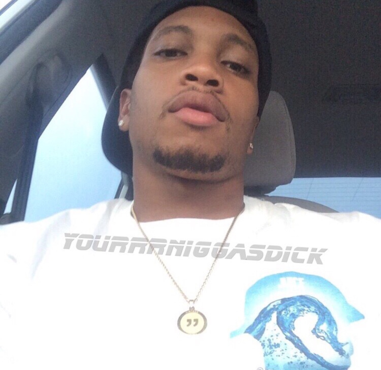 yourrrniggasdick:  Lightskinned freaks