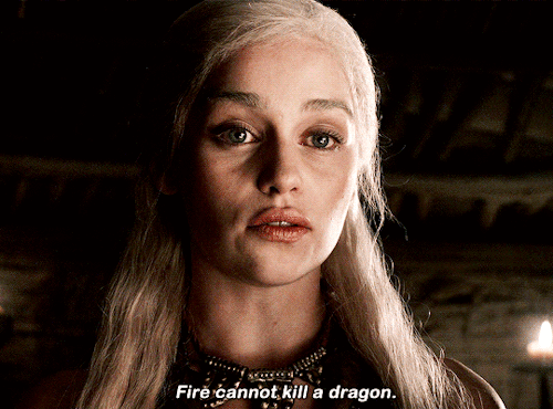 DAENERYS TARGARYEN “A Golden Crown” 1.06 | Game Of Thrones