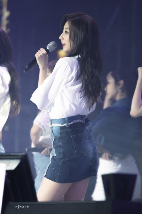 YeIn (Lovelyz) - Donghaeng 50 Years Thank U Concert Pics