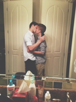 im-a-prince-gay:  boywholikeboys:  ❤You Dark Paradise❤  im-a-prince-gay​im-a-prince-gay​ 