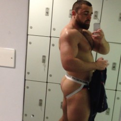 furrymasculine:  Big muscle bear in the locker