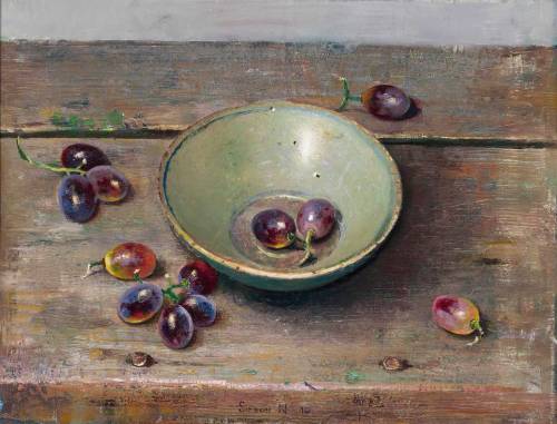 Bowl with grapes on wooden plank   -   Simeon Nijenhuis, 2011.Dutch, b.1969-Oil on panel,30 x 45 cm.