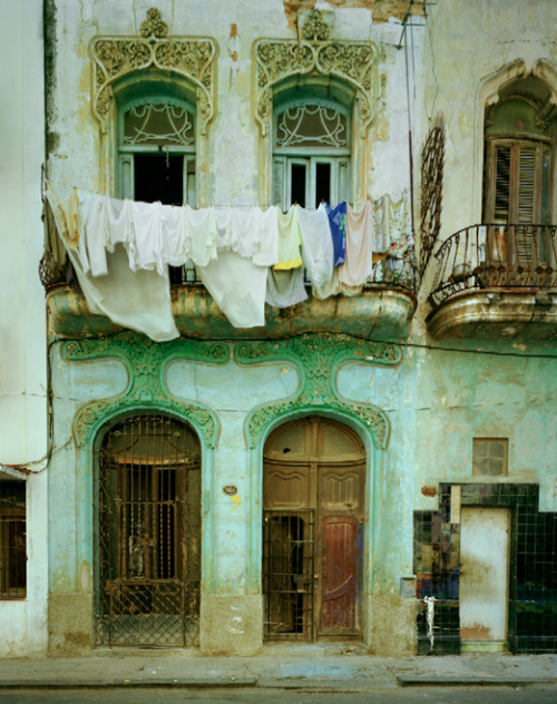 huariqueje: La  Havana  -   Michael Eastman  2010 American b.1947- Photography