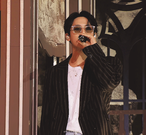 Oh He Knows He's HOT