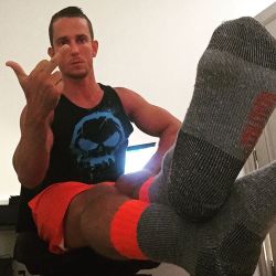 fuckyeahmalefeet:  ≡