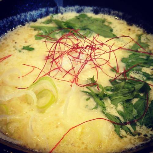 #豆乳 #ラーメン #豆乳拉麺  #湯葉 湯葉がたくさん入っている。ワサビ付き。でも一味を入れた私がいるなりよ。