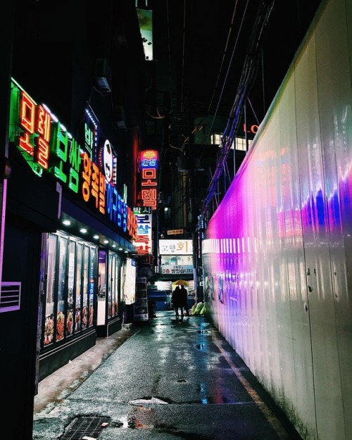 #neon #neonlights #neonlicht in #yeongdeungpo #alley #seoul #korea #vsco #vscocam #eteläkorea #