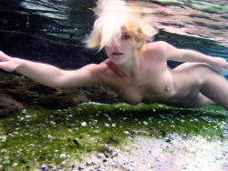 Wet Naked Girls
