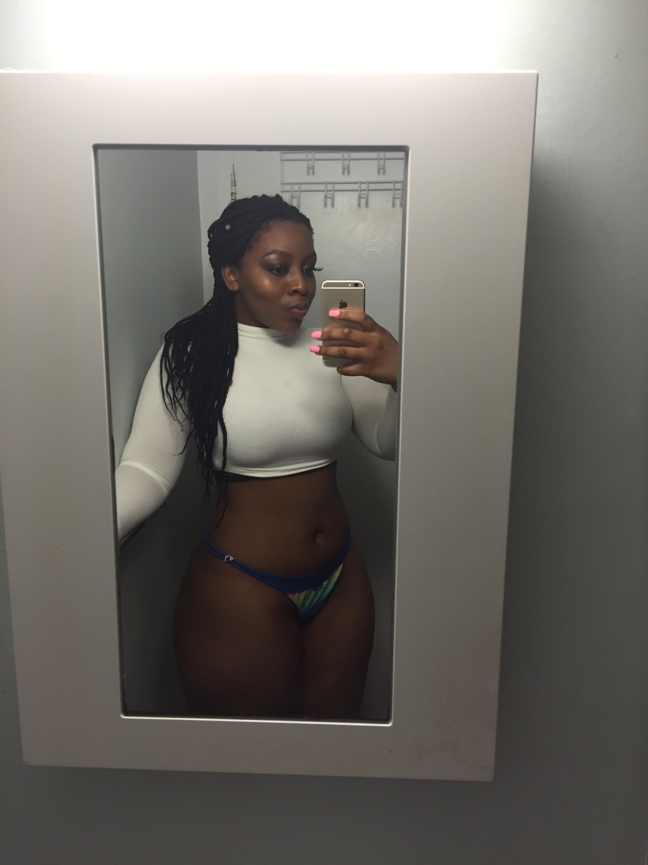 mameikamara:  IG: MameiKamara