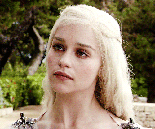 downey-junior:I don’t want to be his queen. I want to go home.Emilia Clarke as Daenerys Targaryen in