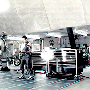 jerryrenner:  [get to know me meme] → 4/5 male characters → tony stark 