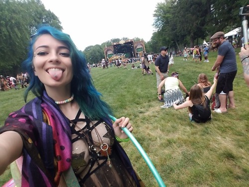 edmthot:nolongerthatguy:edmthot:Happy lil beanDisgusting Disgustingly adorable ^-^ thank u