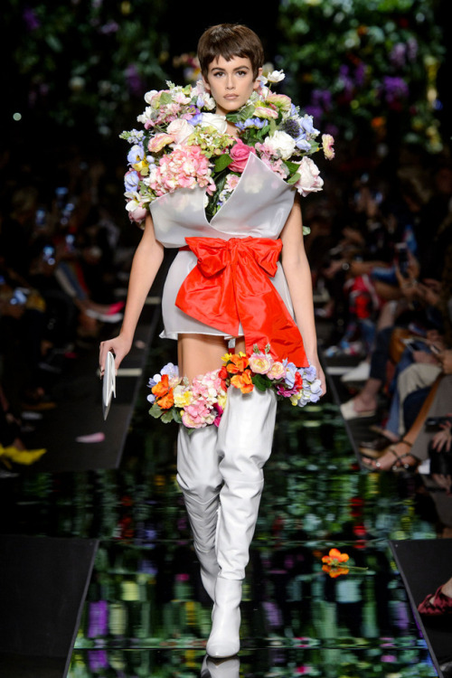 fashionalistick: MOSCHINO Spring/Summer 2018 collection MILANO FASHION WEEK 