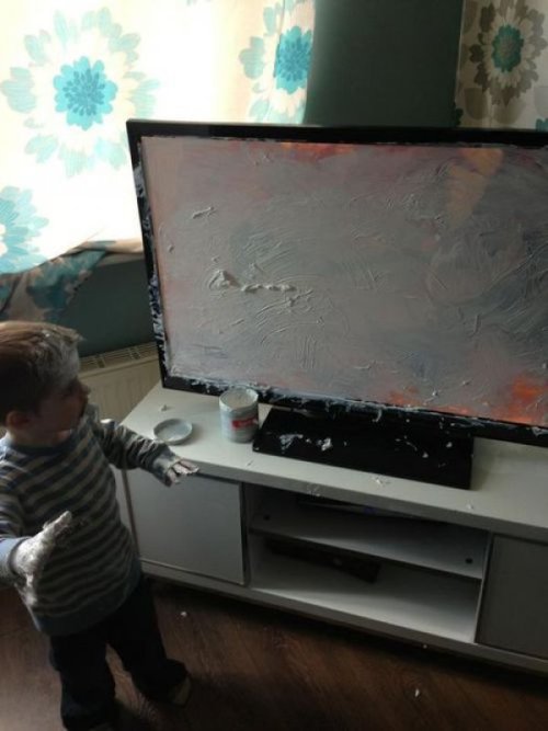 the-witches-beard:  littled33r:  myskinnybones:  parkingstrange:  moonstresss:  Thinking of having kids? These pictures might make you think otherwise!    I hate children  reblogging for that gif tho >   That gif. So relatable.