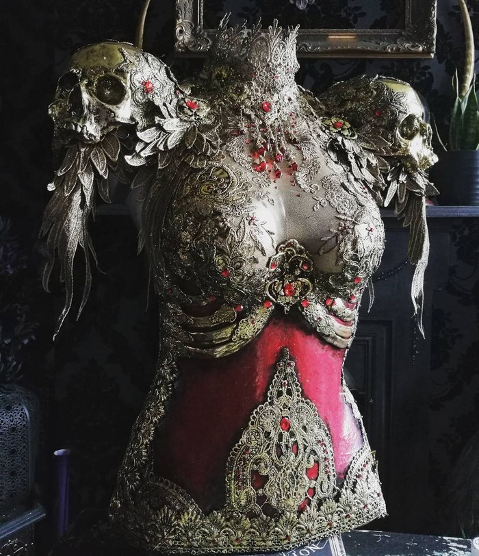 catchymemes:  Glorious armor by Hysteria Machine