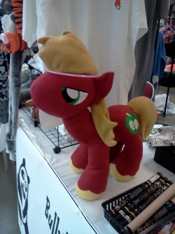 And some really excellent pony plushies <3