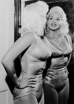 beauvelvet:  Jayne Mansfield.  Most girls don’t know what to do with what they’ve got. 