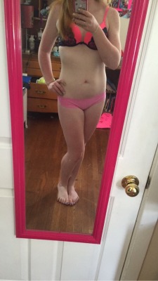 bootyking:  I 💕 pinkSubmitted by scarletkaneAnd pink seems to love you cutie!!! :)