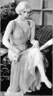 miss-flapper:  Alice White in The Naughty