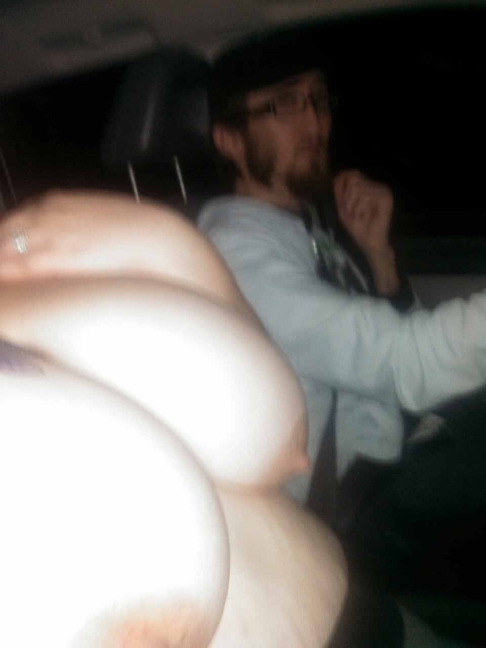 fortheloveofmyjasu:  For the last ask. Topless traveling hehe