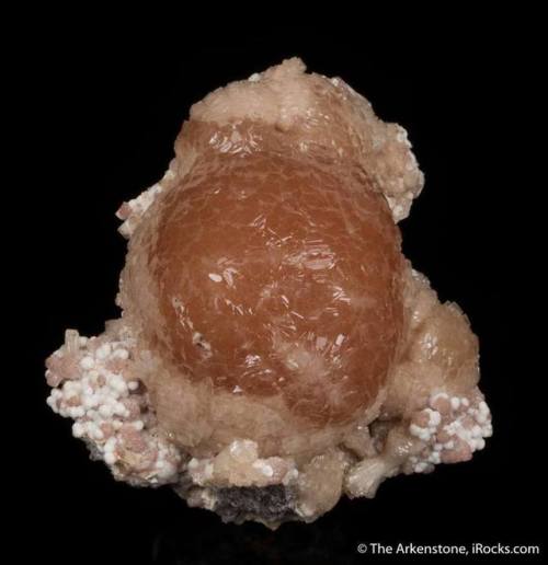 OlmiiteThis very rare manganese silicate mineral was only recognised in 2006 by the International Mi