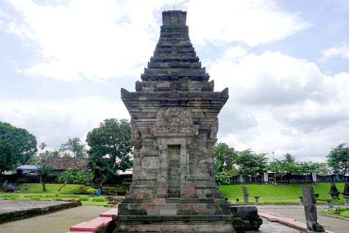 Candra Sengkala, Java, photo by Anandajoti Bhikkhu