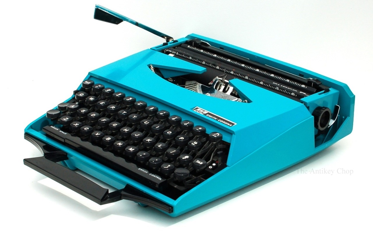 The Antikey Chop Typewriter Photo Blog — Frank Ocean has an orange Super-G typewriter just... The Antikey Chop Typewriter Photo Blog — Frank Ocean has an orange Super-G typewriter just...