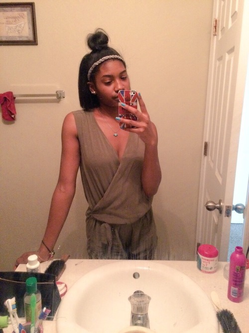 nisamariie:  Flexin My Complexion 👸🏾💗