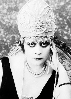 campfairy:  Theda Bara