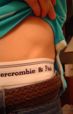 waistbandboy:  Rebloged from myself, one of my longtime favorite waistband shots 😉