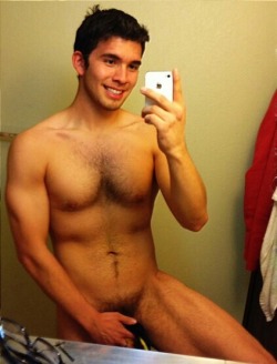 itsonlypubes:  SMILE!  