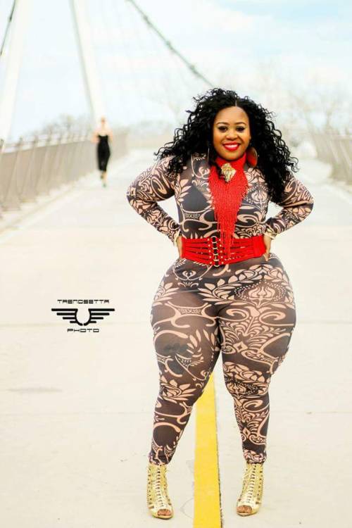 footlong773:  Hips don’t lie, busty👀👅👏👏👏👏